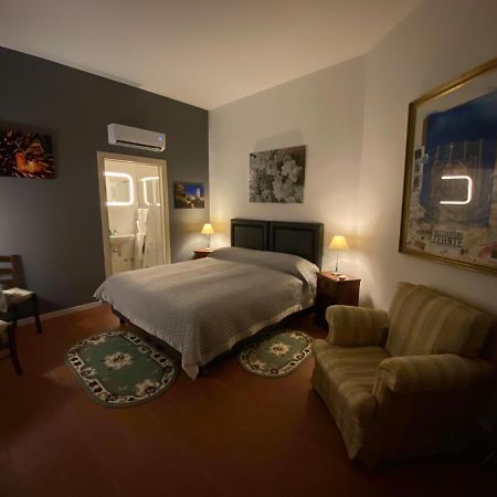 Lenzi'S Bottega And Gallery Suites Vicopisano Exterior photo